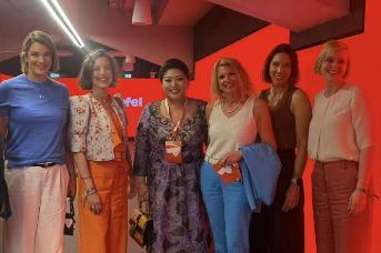 女性影响力峰会暨人工智能峰会在德国斯图加特举行