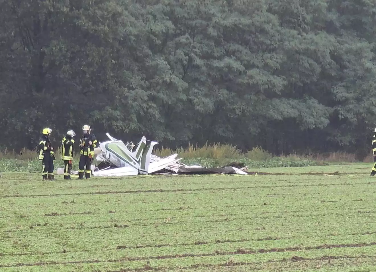 一架小型飞机在德国坠毁 致3人死亡