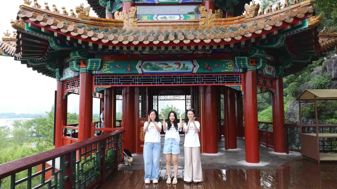 法国华裔青年解锁温州园博园，把家乡美景打包带回法国朋友圈